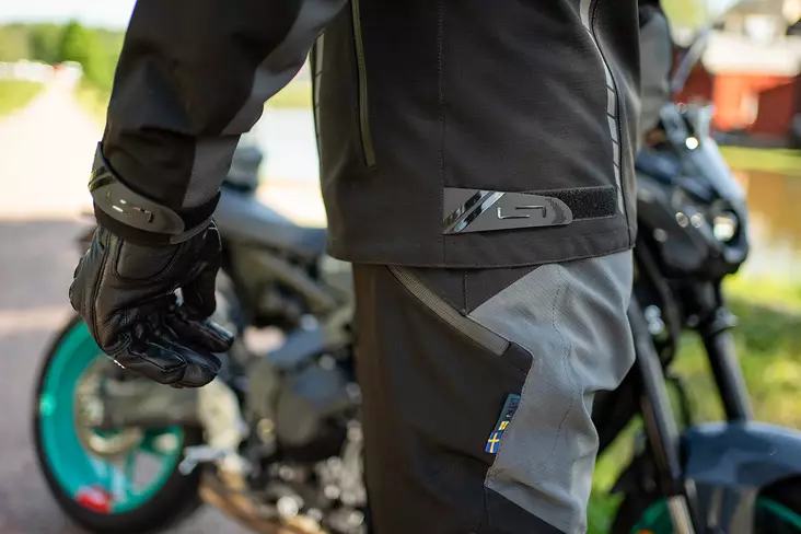 Lindstrands Tekstiilihousu Lofsdalen Pants Musta/teräksen harmaa 50 - MP Housut Onroad - 88590 - 1
