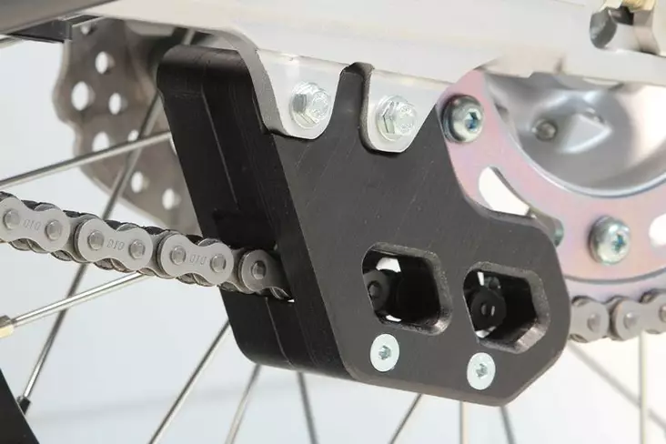 AXP Chain Guide Black Honda CRF250L 13-24 / CRF300L 21-24 - Moottoripyörän Ketjurullat, laaharit & ohjurit - 93671 - 1