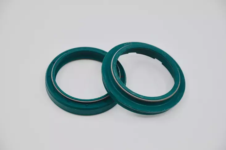 SKF Oil & Dust Seal 46 mm. - KAYABA - Moottoripyörän Etuteleskoopit - 104671 - 1
