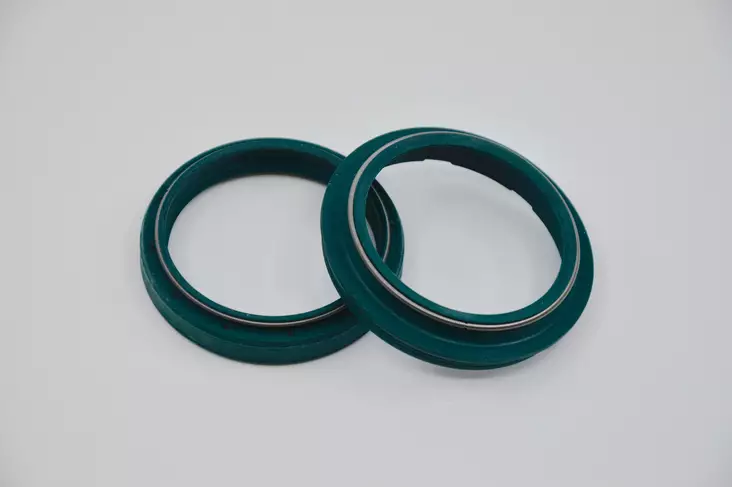 SKF Oil & Dust Seal 48 mm. - MARZOCCHI - Moottoripyörän Etuteleskoopit - 104961 - 1