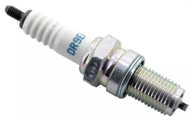 NGK sparkplug DR9EA - Yleisosat - Sytytystulpat - 108982 - 1