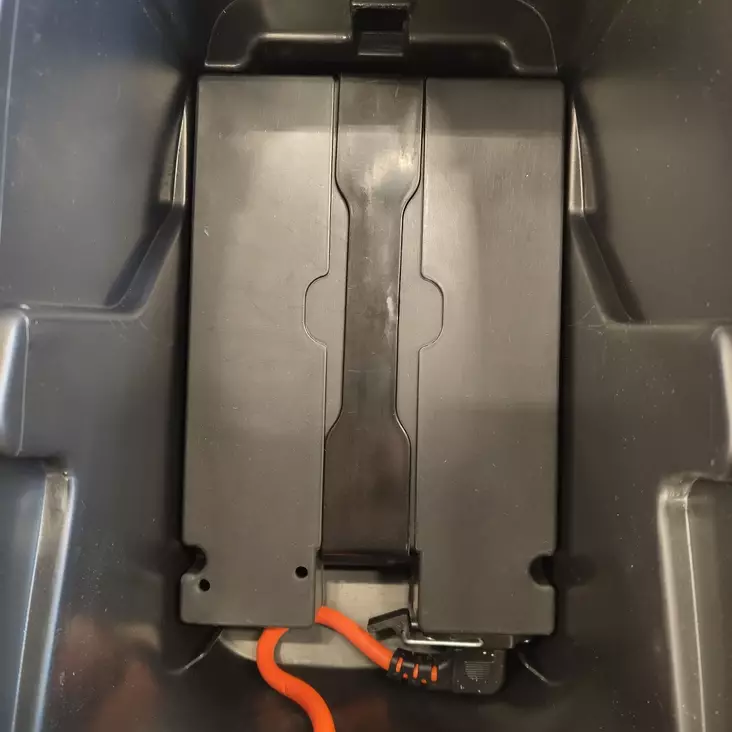 E-Scooter 2.0: Akkujen laatikko istuimen alla - E-Scooter 2.0 - 166573 - 1