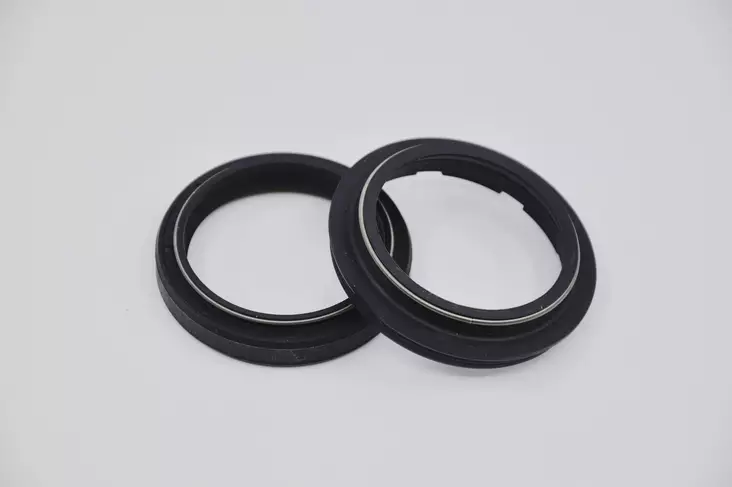 SKF Oil & Dust Seal Zf Sachs Mm 46 ""Black Color""" - Moottoripyörän Etuteleskoopit - 104673 - 1