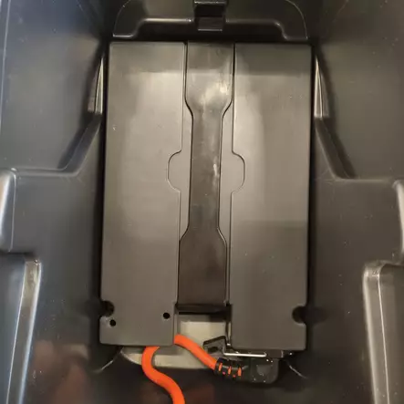 E-Scooter 2.0: Akkujen laatikko istuimen alla - E-Scooter 2.0 - 166573 - 1