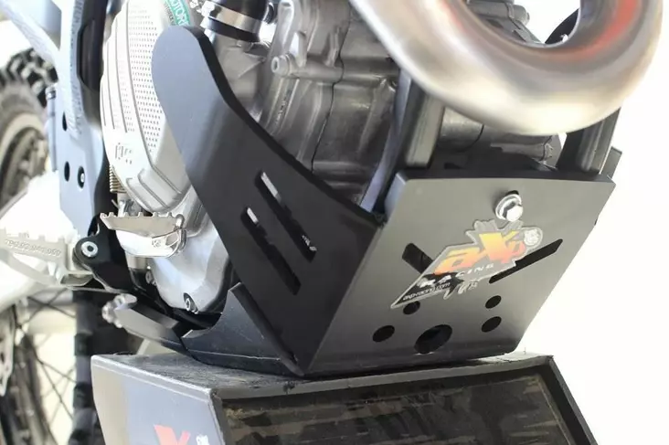 AXP Xtrem HDPE Skid Plate Black KTM 250/350 SXF/XCF / Husqvarna FC250/350 19-22 - Moottoripyörän Suojat & suojukset - 94645 - 1