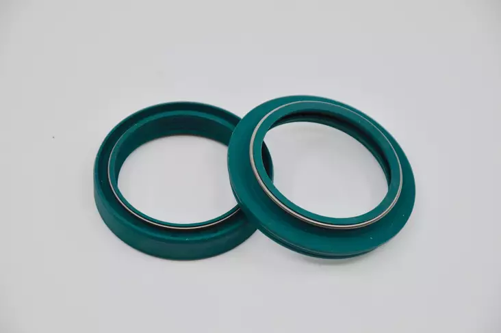 SKF Heavy Duty Oil & Dust Seal 45 mm. - MARZOCCHI - Moottoripyörän Etuteleskoopit - 105075 - 1
