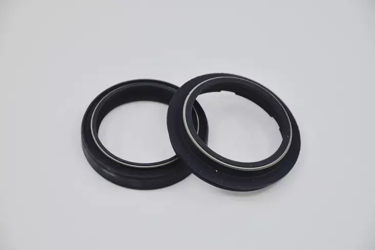 SKF Oil & Dust Seal Ohlins Mm 43 ""Black Color"" " - Moottoripyörän Etuteleskoopit - 105235 - 1