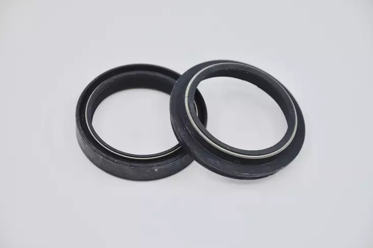 SKF Oil & Dust Seal Showa Mm 45 ""Black Color"" " - Moottoripyörän Etuteleskoopit - 105045 - 1