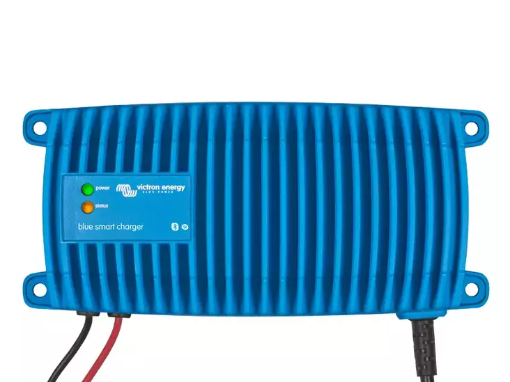 VICTRON BLUE SMART IP67 LATURI 24/12(1) 230V CEE 7/7 - Yleisosat ja tarvikkeet - 49766 - 1