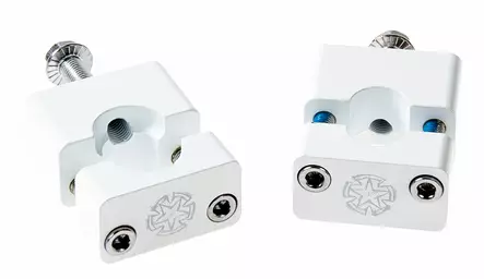 Timeless Ohjaustangon kiinnikepari, Valkoinen, 22mm, M10, Monkey Type / Pitbike - Mopon & Skootterin Ohjaustangot & tarvikkeet - 97886 - 1