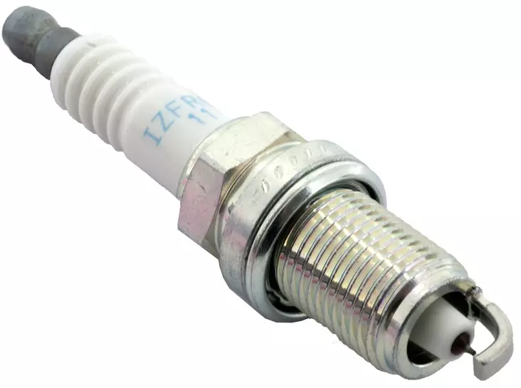NGK sparkplug IZFR6F-11 - Yleisosat - Sytytystulpat - 110118 - 1