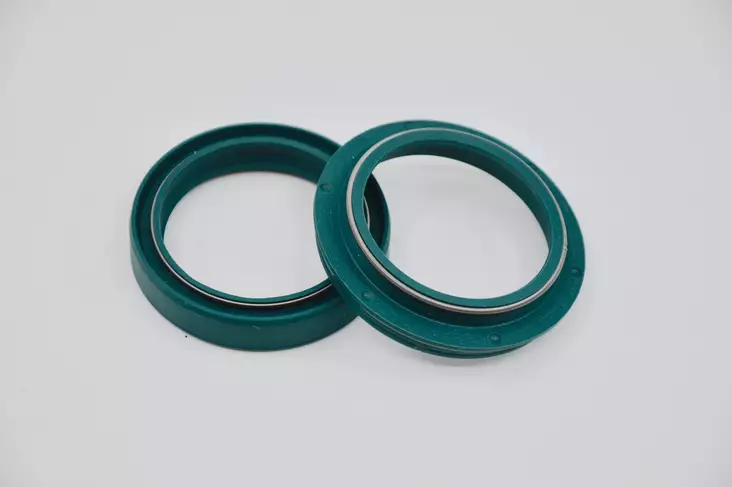 SKF Oil & Dust Seal 45 mm. - MARZOCCHI - Moottoripyörän Etuteleskoopit - 104298 - 1