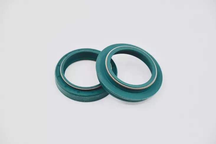 SKF Oil & Dust Seal 36 mm. - KAYABA - Moottoripyörän Etuteleskoopit - 104339 - 1